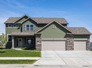 4502 Brook Cir, Papillion, NE 68133
