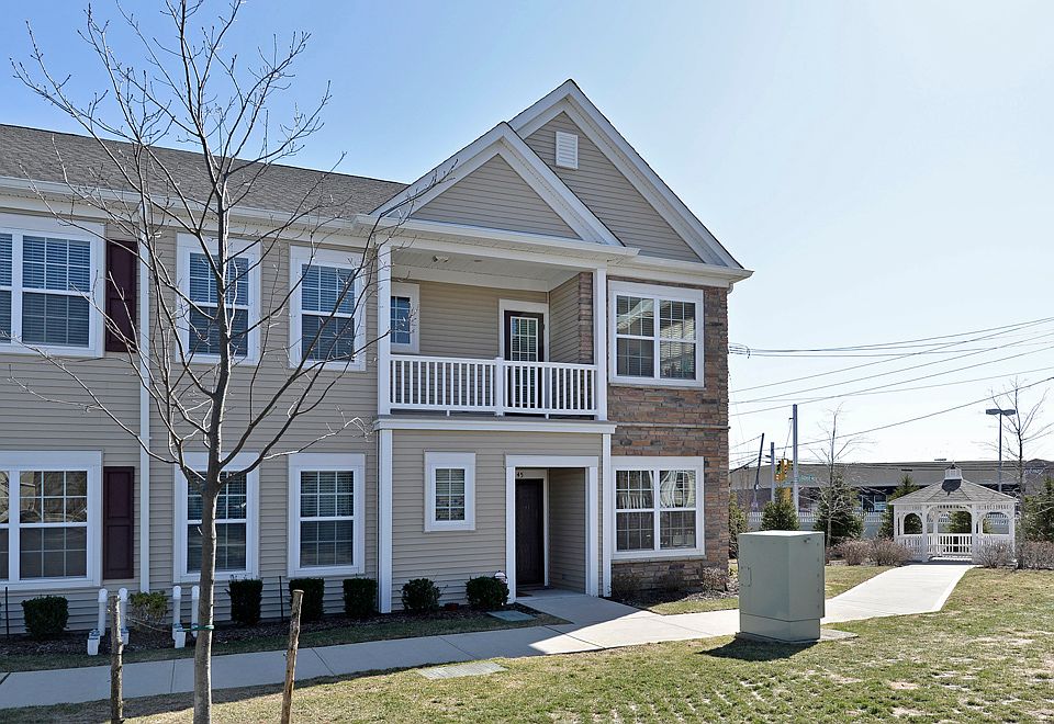 1st image of 46 Southampton Dr Unit 46