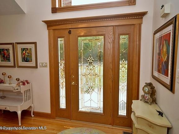 4th image of 125 Lakeview Dr