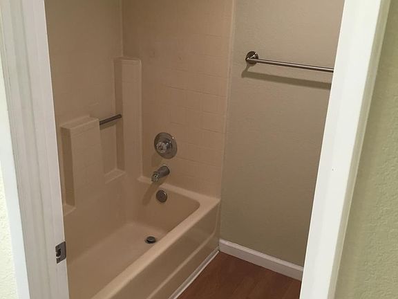 2nd image of 520 Canyon Oaks Dr APT C