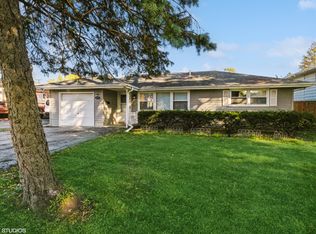 681 Pierce Ct, Grayslake, IL 60030