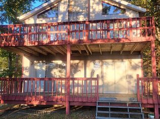 135 Salisbury Rd, Bushkill, PA 18324