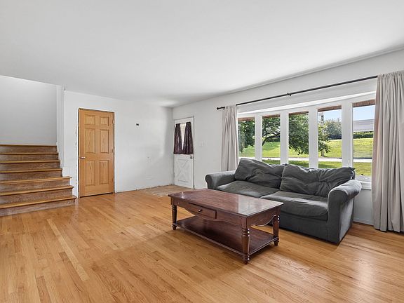 5th image of 4415 Yender Ave