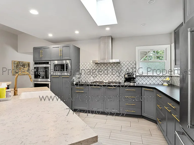 1002 W Santa Clara Ave — Photo 10