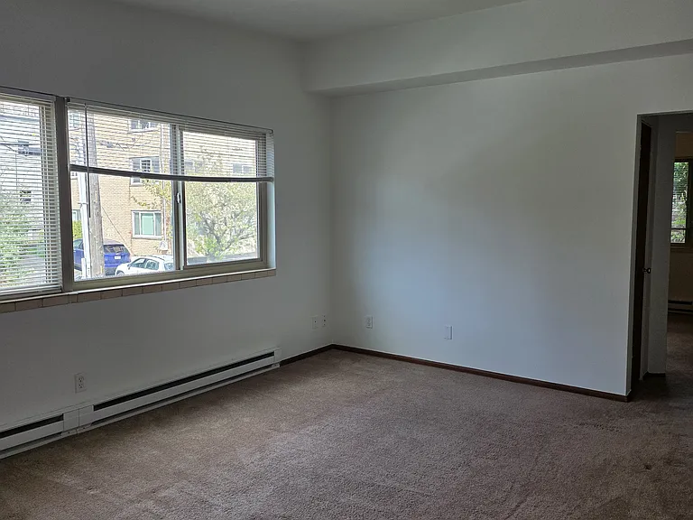 426 14th Ave E #17 — Photo 1
