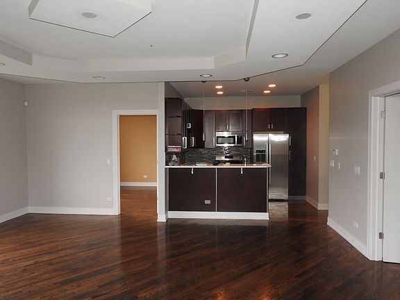 3rd image of 6456 S Woodlawn Ave APT 2D