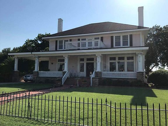 3rd image of 209 S Hancock St
