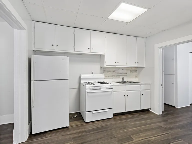 20 E 10th Ave #B — Photo 18