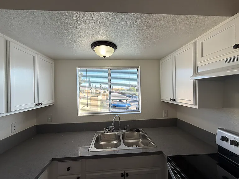 1458 Pumalo St #4 — Photo 5