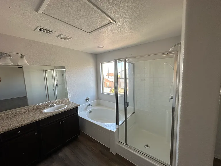 10726 Wrigley Field Ave — Photo 22