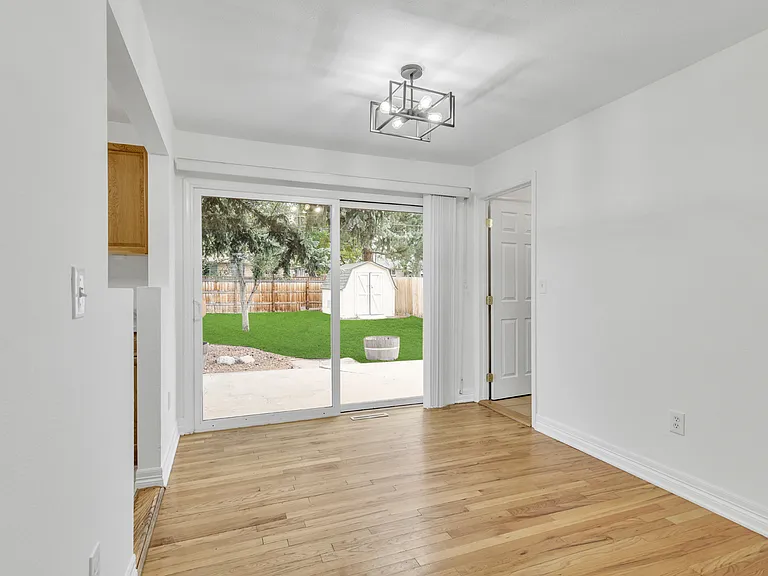 437 S Lamar St — Photo 22