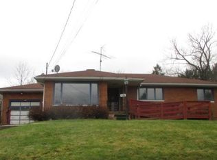 699 Grover Ave, Masury, OH 44438