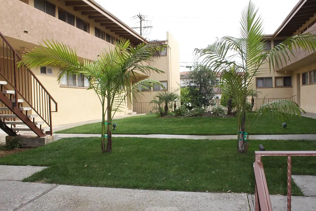 2 bed, 890 sqft, $2,995 — Photo 4