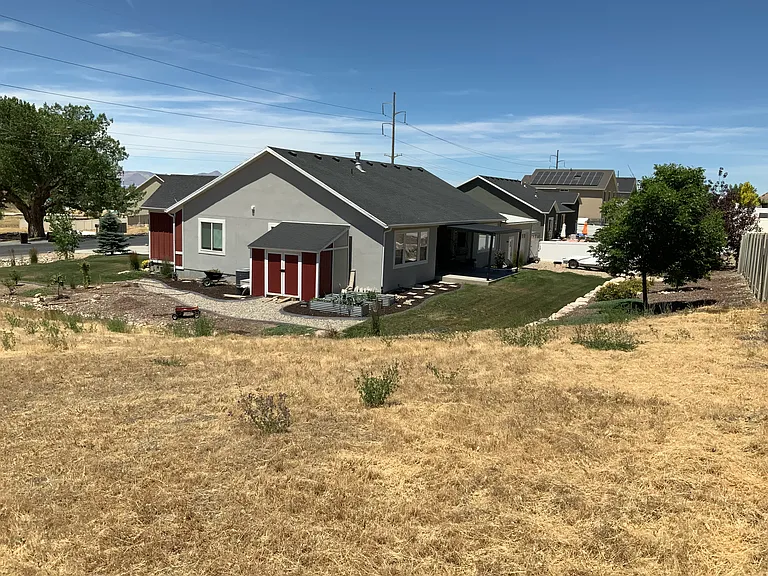 8380 N Lakeshore Dr — Photo 3