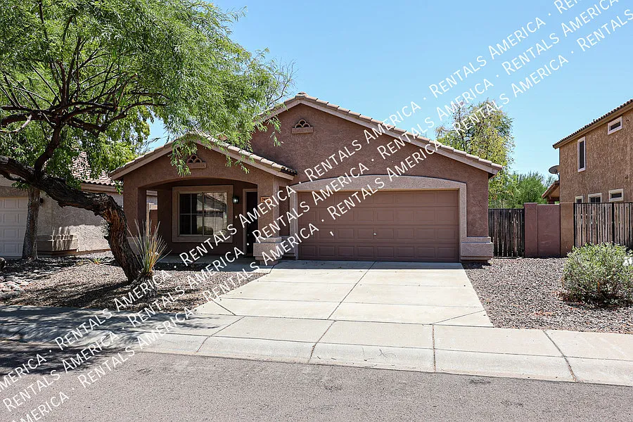 3 bed, 1702 sqft, $2,199 — Photo 2