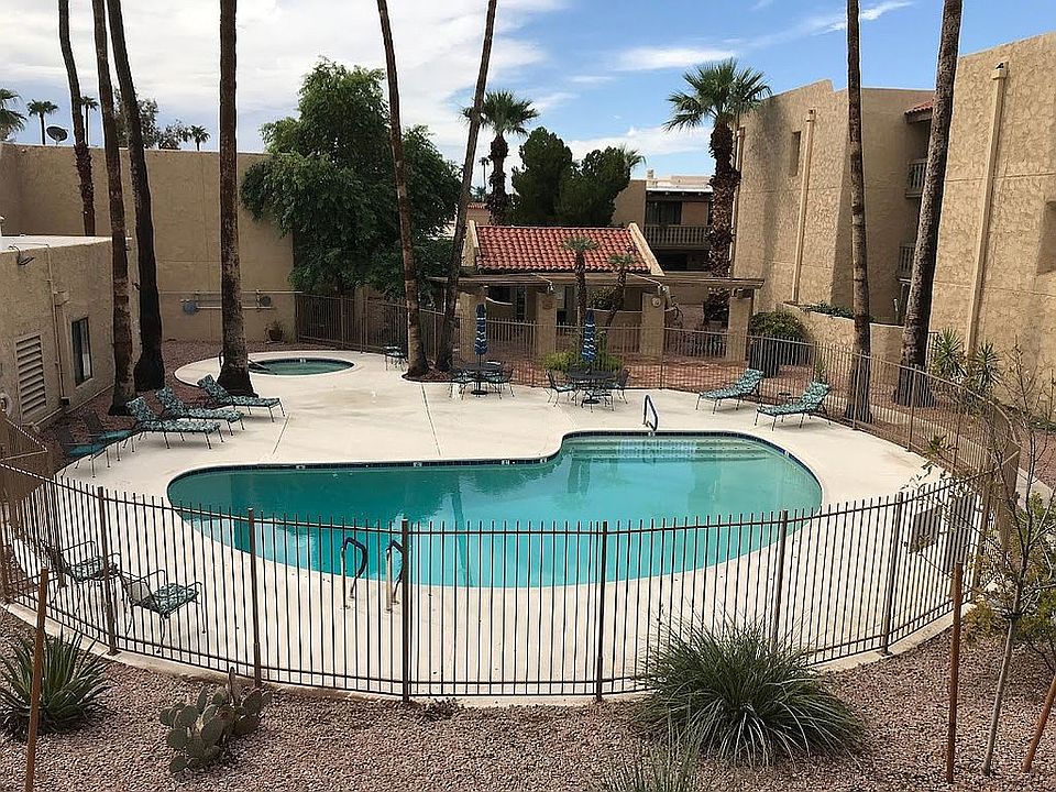 Pool and hot tub area