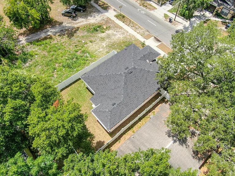 2209 E 17th Ave — Photo 27