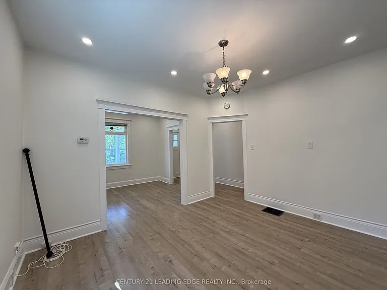 485 Albert St — Photo 9