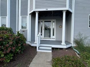 59 Old Post Rd APT B4, Clinton, CT 06413