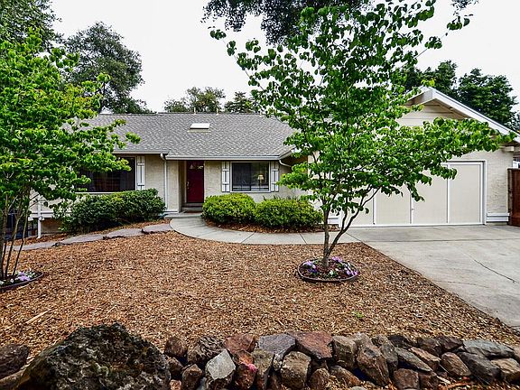 2nd image of 104 Kelsey Ct