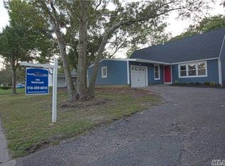 160 Boyle Rd, Selden, NY 11784