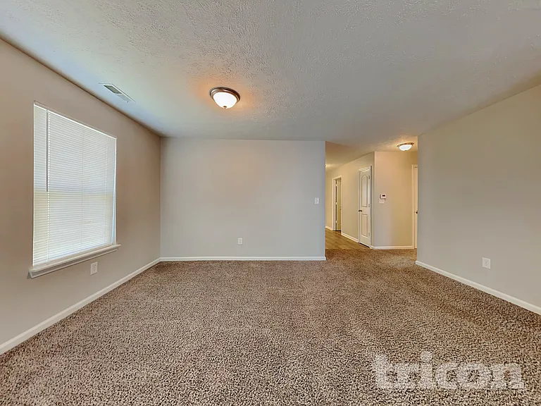 84 Rambling Rd — Photo 2