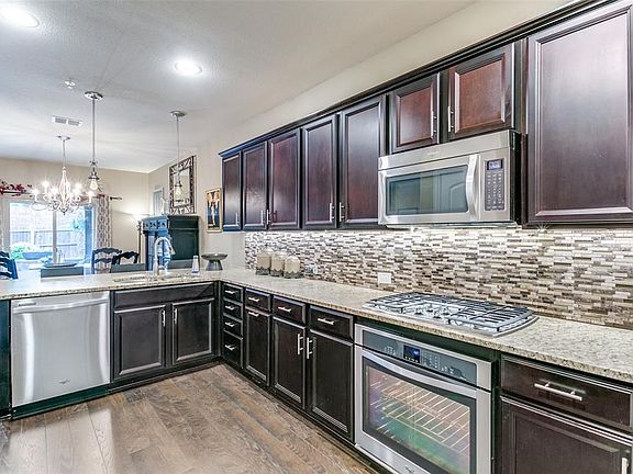 4th image of 2512 Jackson Dr