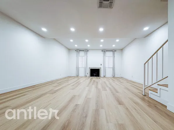 11933 Goshen Ave, Los Angeles, CA