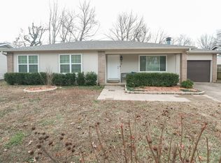 879 W Eden Cir, Fayetteville, AR 72701