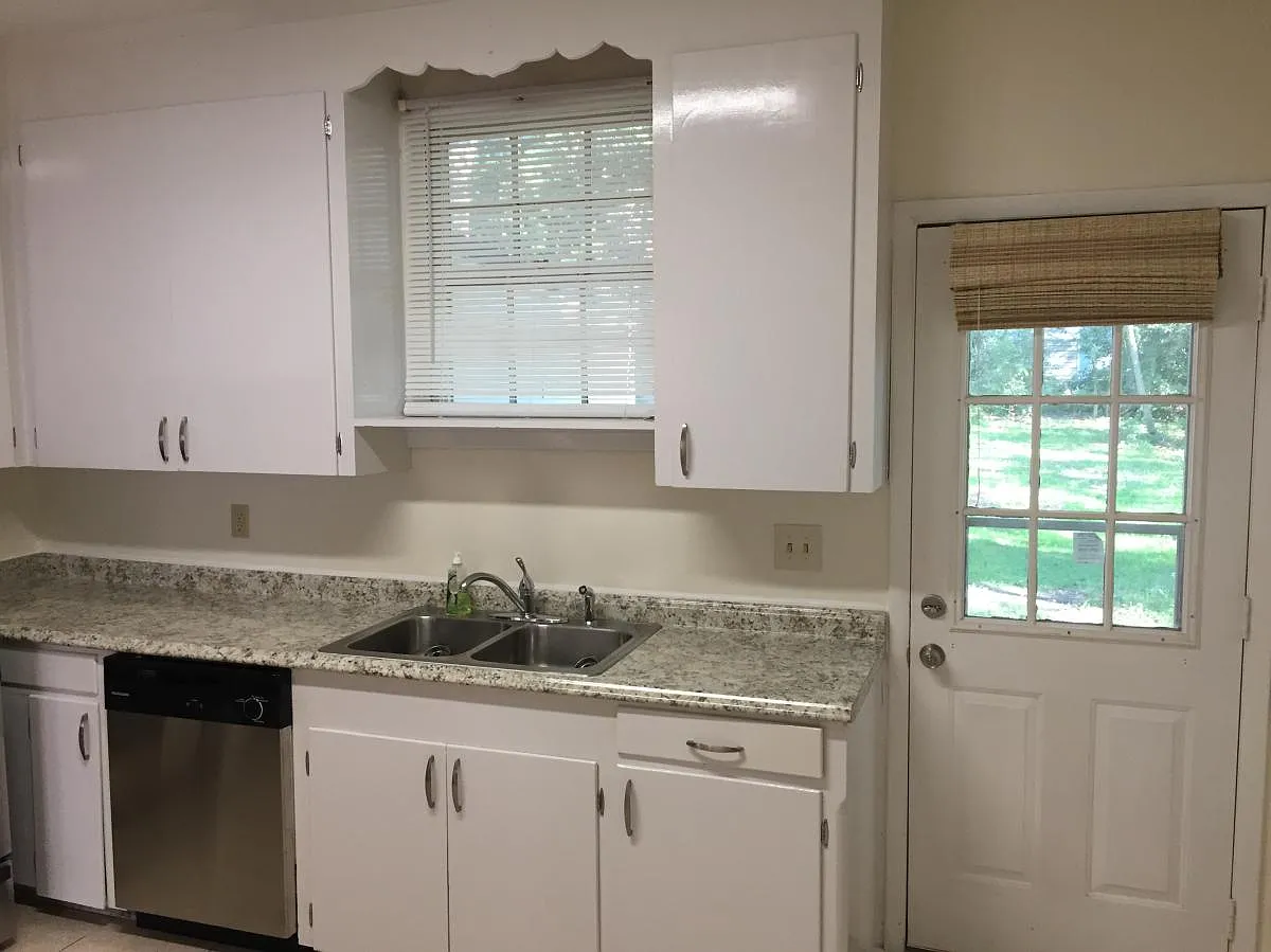1421 Joy Avenue — Photo 3