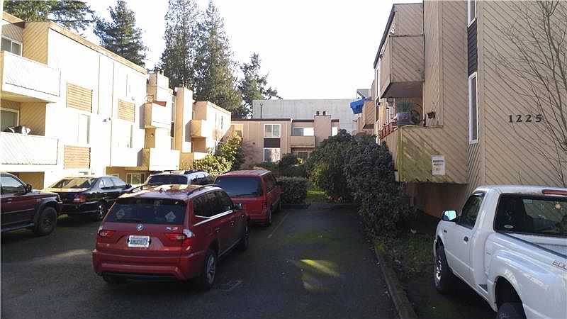 2nd image of 1225 N 178th St APT B1