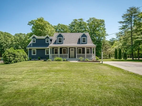 64 Locust St, Salisbury, MA 01952