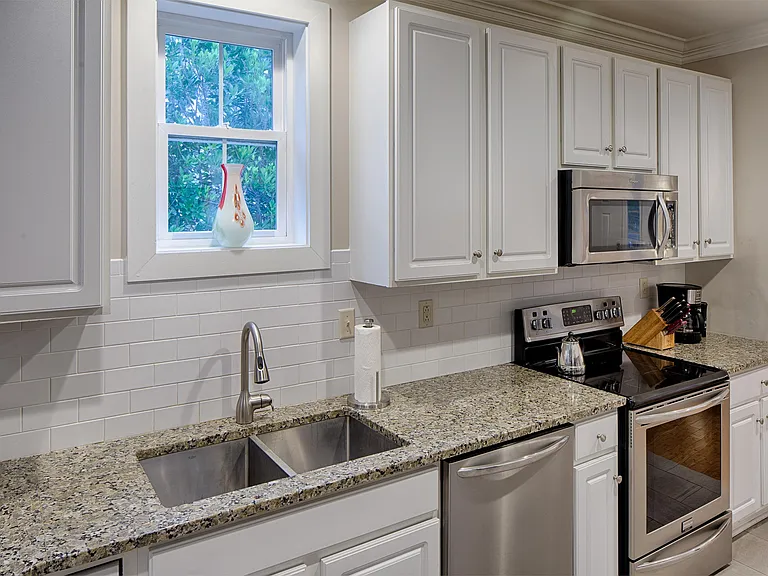 3206 Robertson Ave — Photo 46