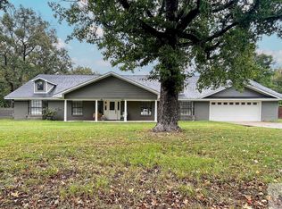 1303 E Avenue A, Hooks, TX 75561