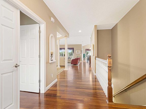 3rd image of 4034 Woodfield Dr