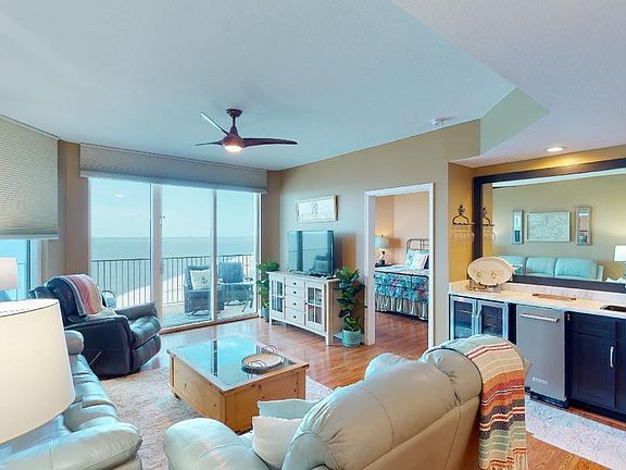 3rd image of 2668 Beach Blvd