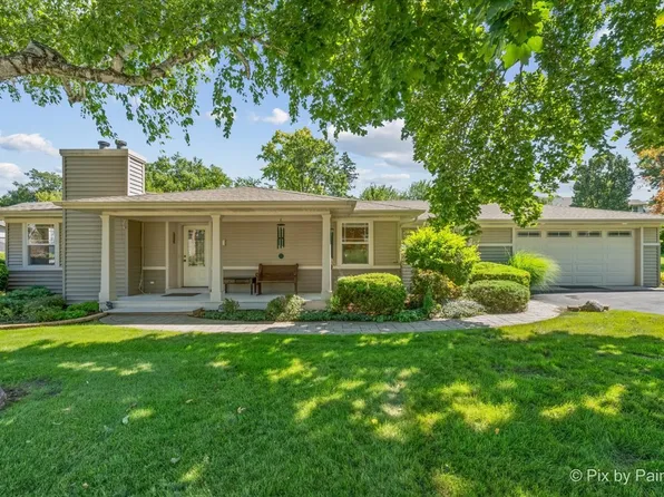 418 Lake Shore Blvd, Wauconda, IL 60084