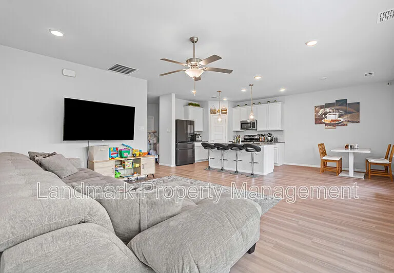 1206 Fox Chase Dr — Photo 9