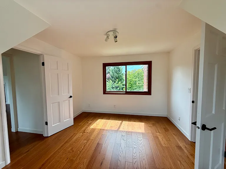 17417 SE 46th Pl — Photo 24