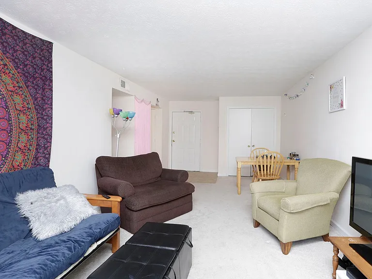 330 Rose Street — Photo 31