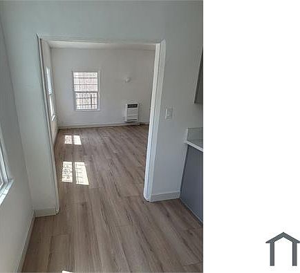 4th image of 3002 W Vernon Ave