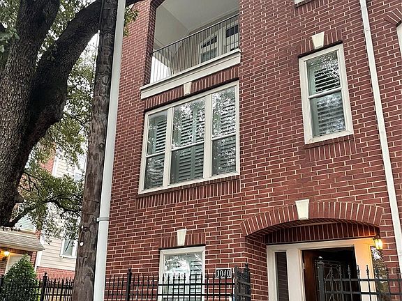 2nd image of 1040 La Rue St
