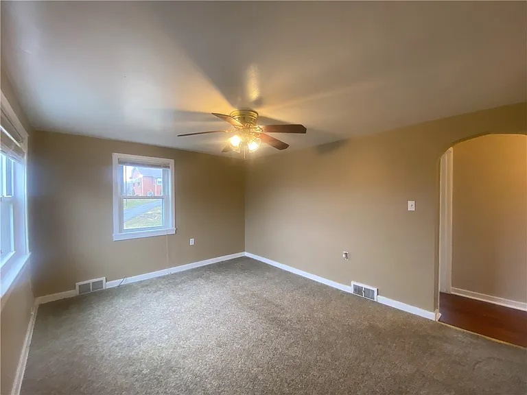 1025 Logan Rd — Photo 14