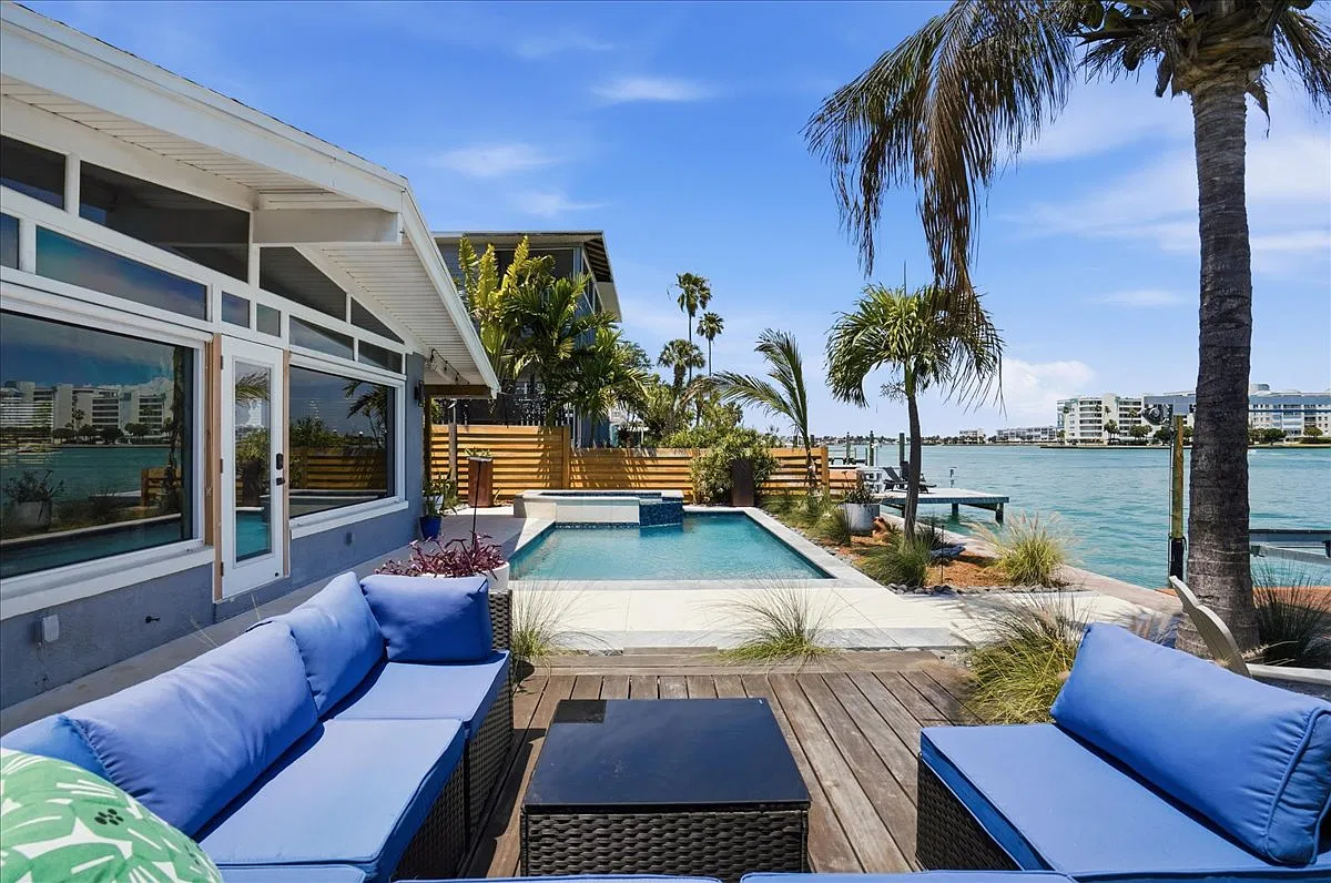 7825 Boca Ciega Dr — Photo 1