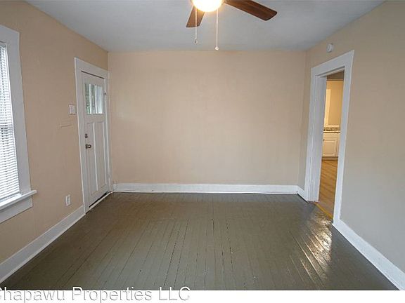 3rd image of 1323 Lamar St