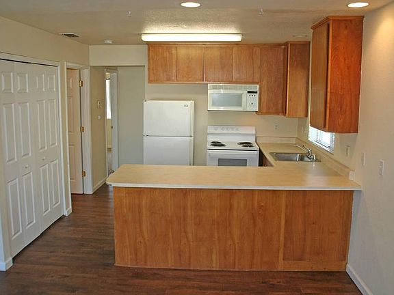 3rd image of 2720 Arcadia Dr APT 2
