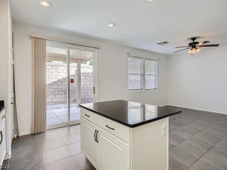 11783 Red Water Ct — Photo 2