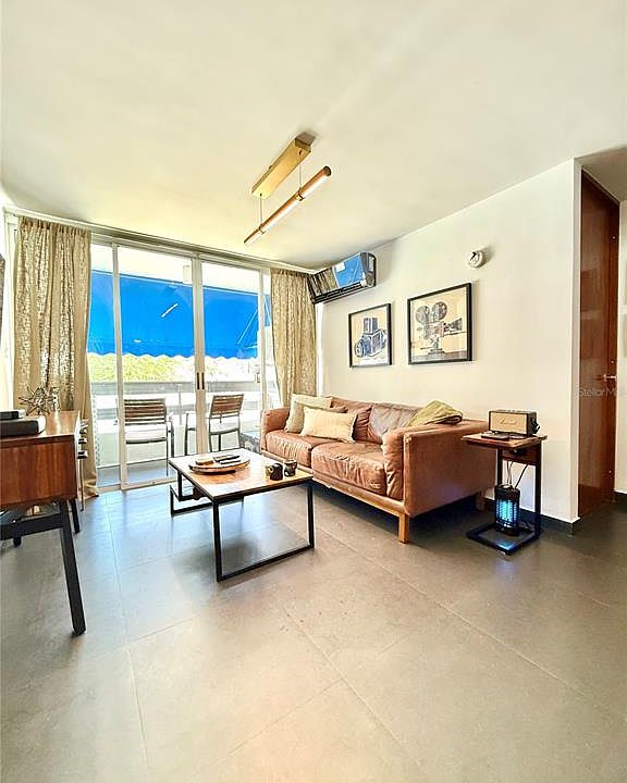 1st image of 253 Calle Canals #305