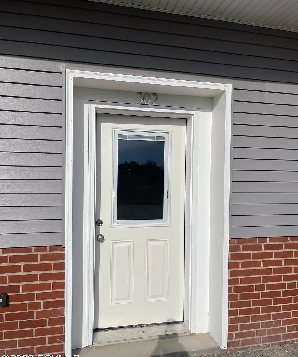 2 bed, 1000 sqft, $975 — Photo 1