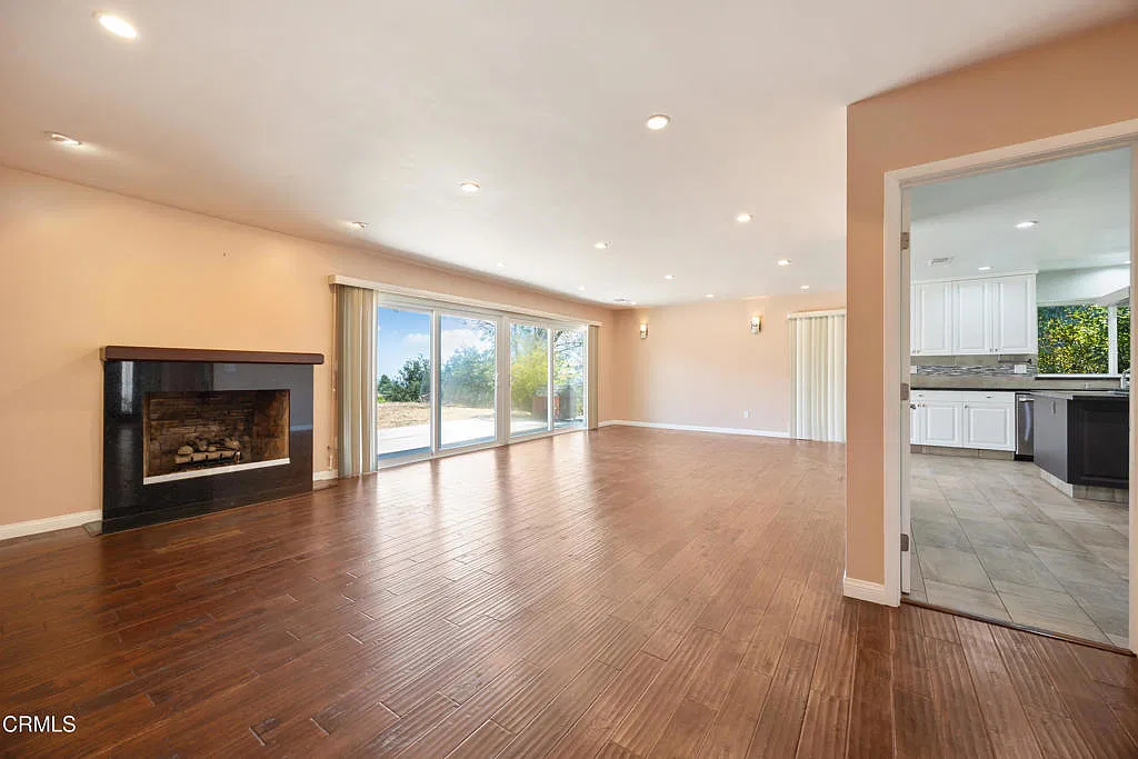 4 bed, 2.5 bath, 1924 sqft, $5,680 — Photo 1